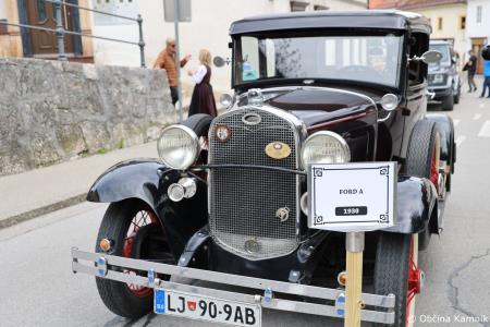 V Kamniku so bila na ogled starodobna vozila  (48)
